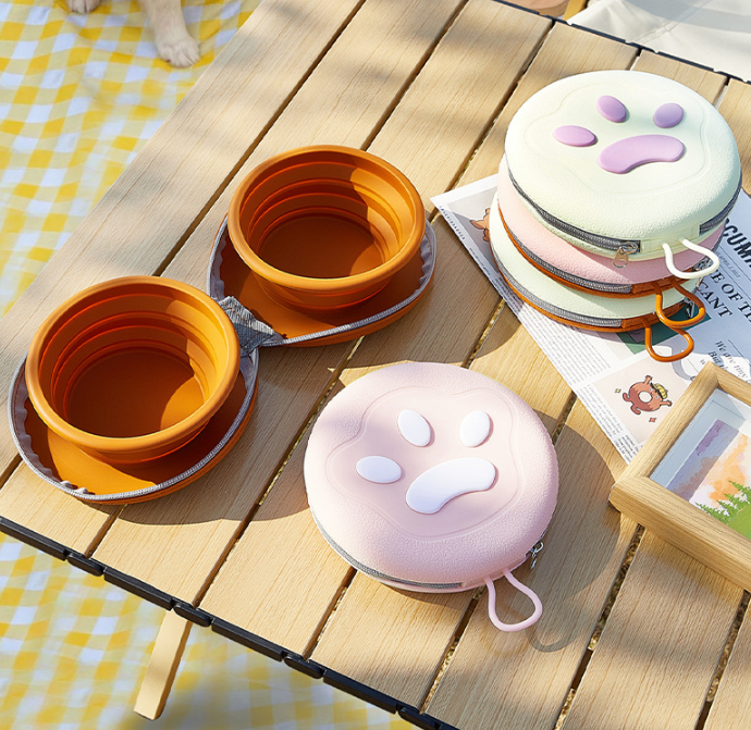 Brown-yellow Portable Collapsible Double Pet Bowls for Dogs and Cats - 2x 450ml Food Grade Silicone Travel Feeder with Zippered Paw Carrying Case - Lightweight Outdoor Water and Food Bowl Set
